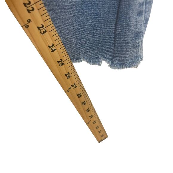 American Eagle Women's Size 6 Light Wash Distressed Skinny Jeans - Picture 11 of 11